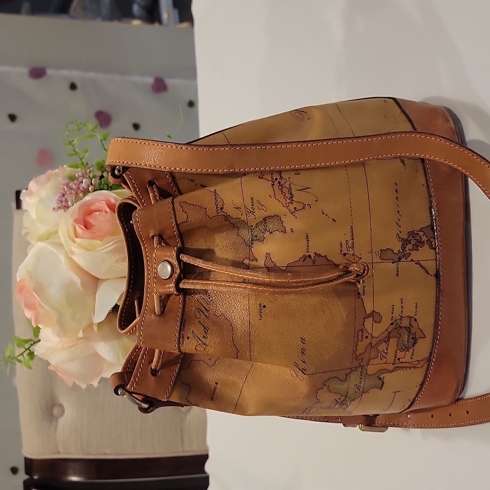 Authentic Alviero small bucket bag